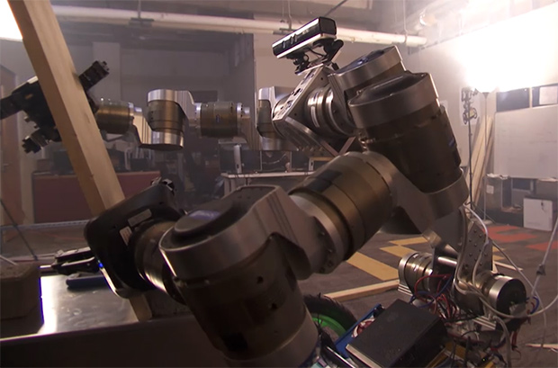 ‘MacGyver’ Robots Use Their Environment to Solve Problems